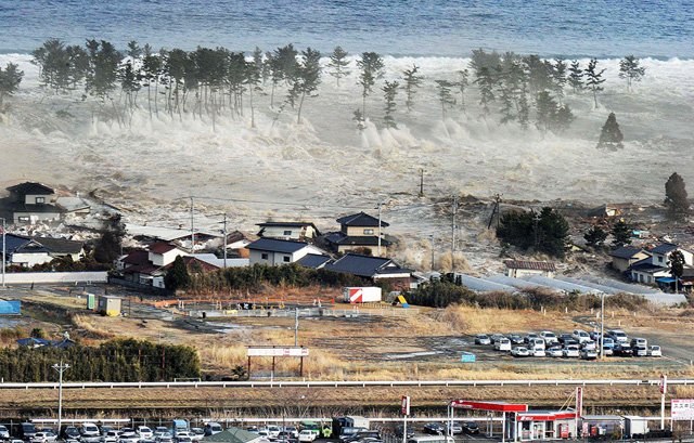 Zemetrasenie a Tsunami v Japonsku [foto + video]